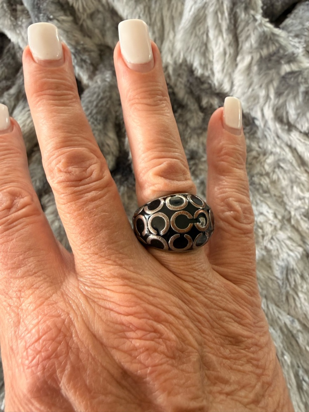 Silver-Tone Oval Statement Ring with Cutout Circles size 7.75